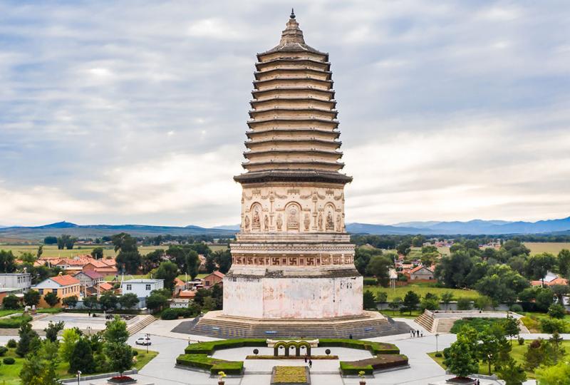 “从课本穿越现实·找寻辽中京大塔”